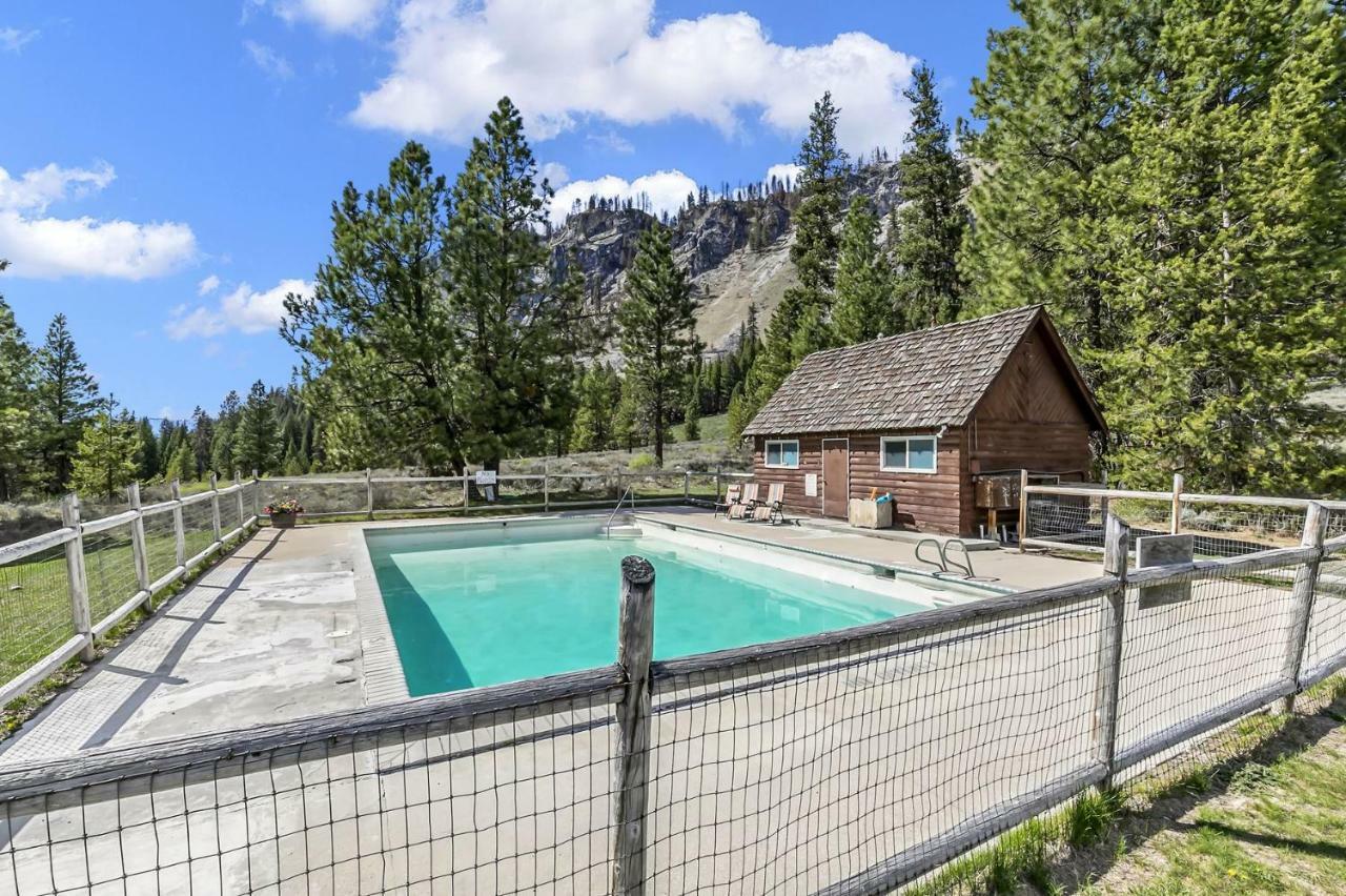 Sawtooth Lodge Stanley ภายนอก รูปภาพ